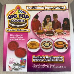 Big Top NIB Cookie Silicone Bakeware Set